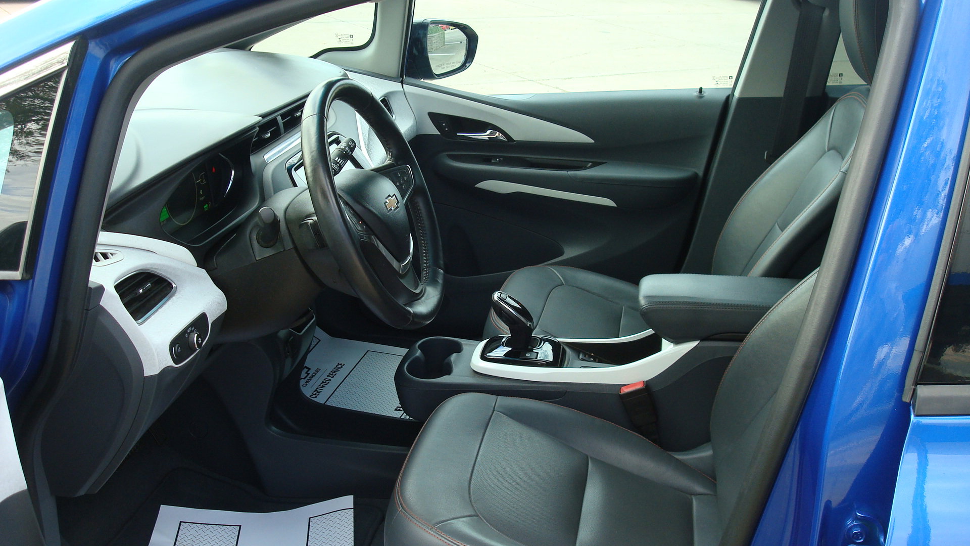 Used 2020 Chevrolet Bolt Premier w/ Infotainment Package image 8