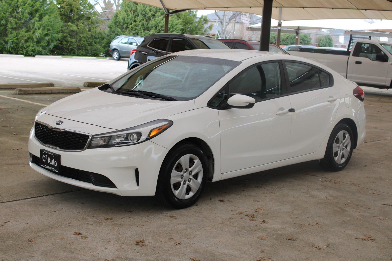 Used 2017 Kia Forte LX image 2