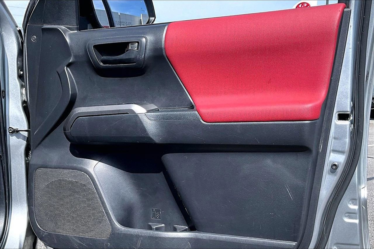 Used 2022 Toyota Tacoma SR5 image 29