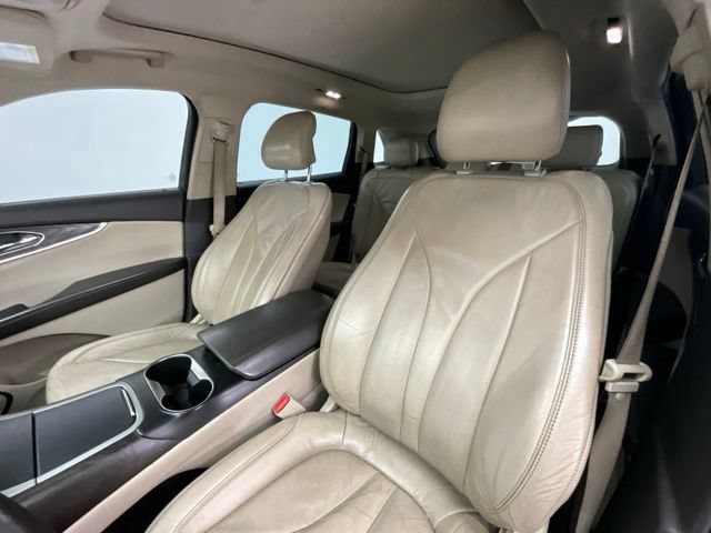 Used 2017 Lincoln MKX Select w/ Select Plus Package FWD image 5