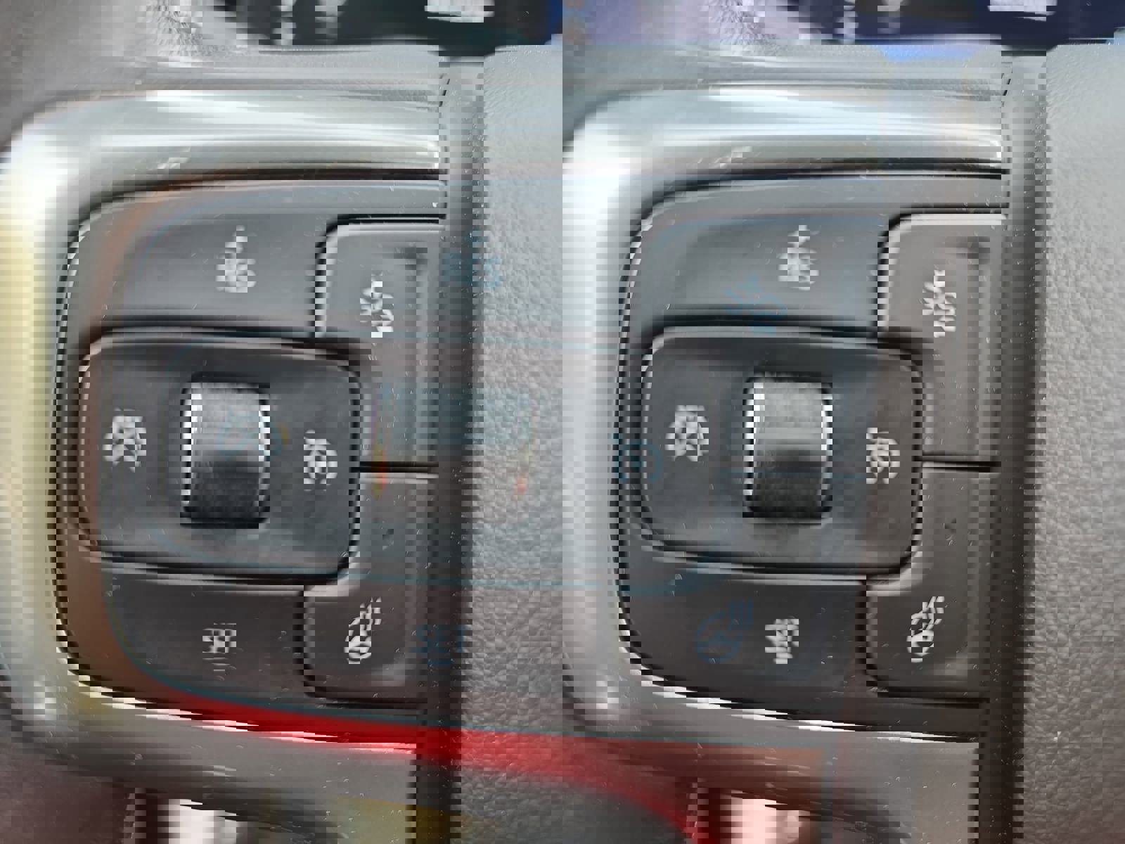 Used 2022 Chevrolet Suburban LT w/ Luxury Package image 17