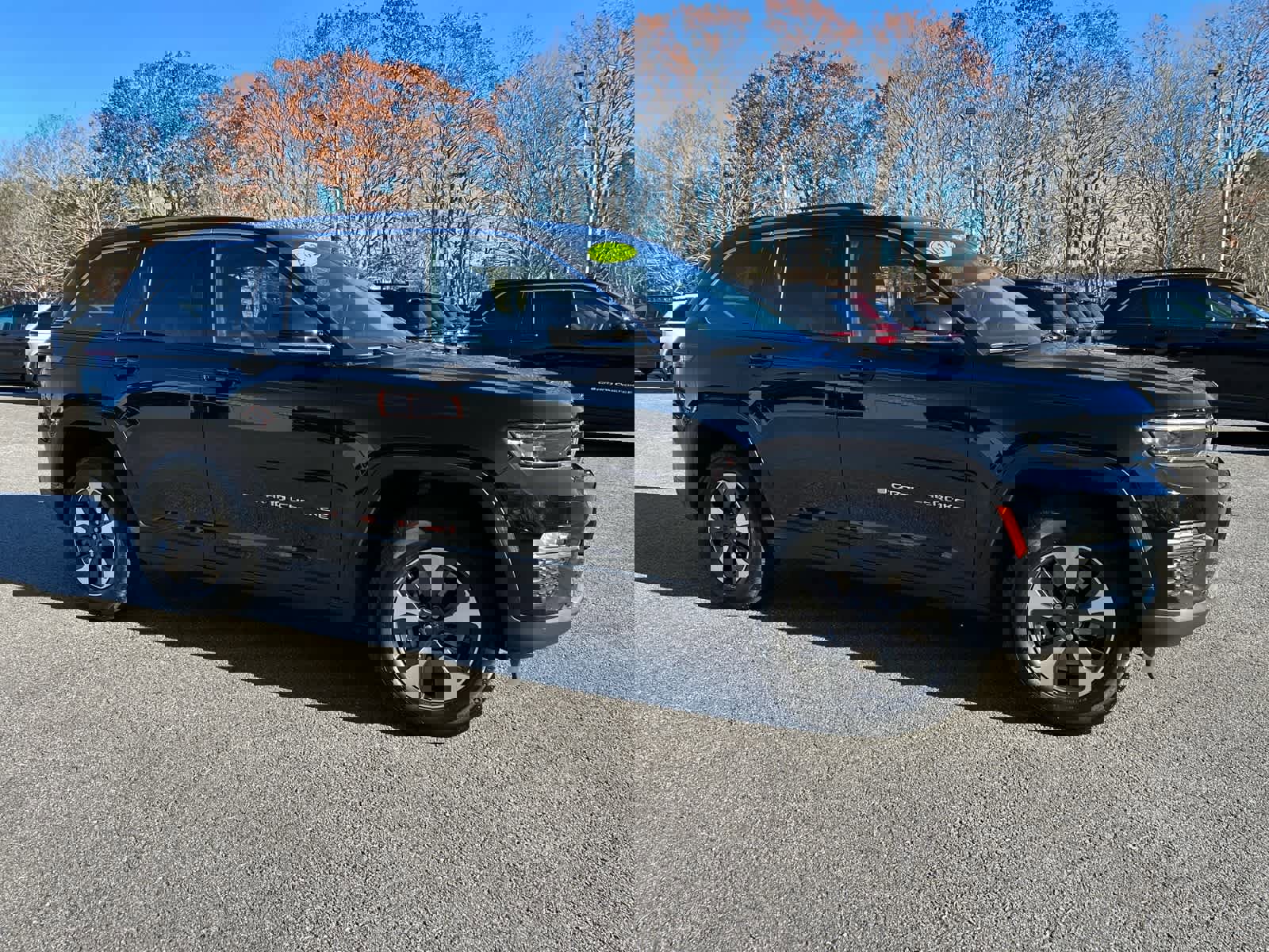 Used 2023 Jeep Grand Cherokee 4WD 4xe image 2