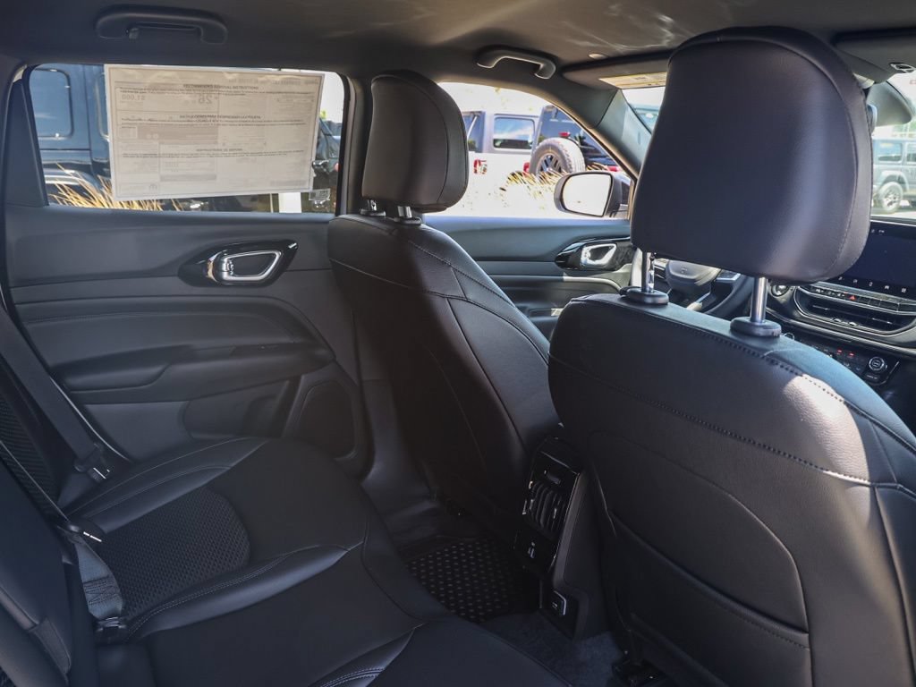 New 2026 Jeep Compass Latitude AWD/4WD image 17
