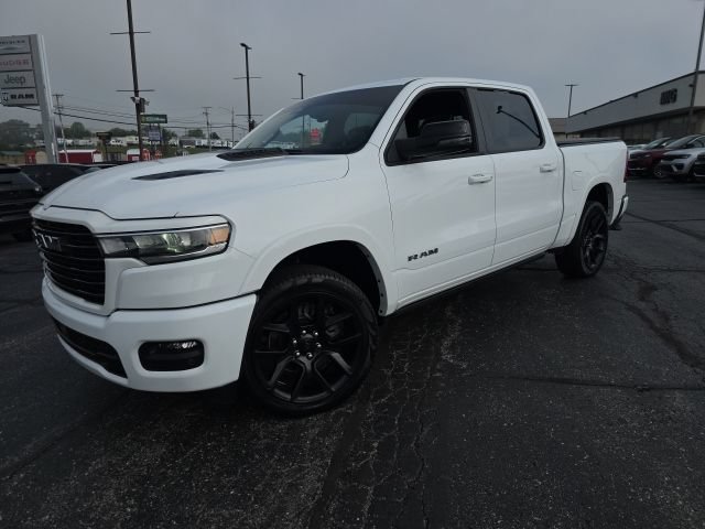 Used 2025 RAM 1500 Laramie AWD/4WD image 2
