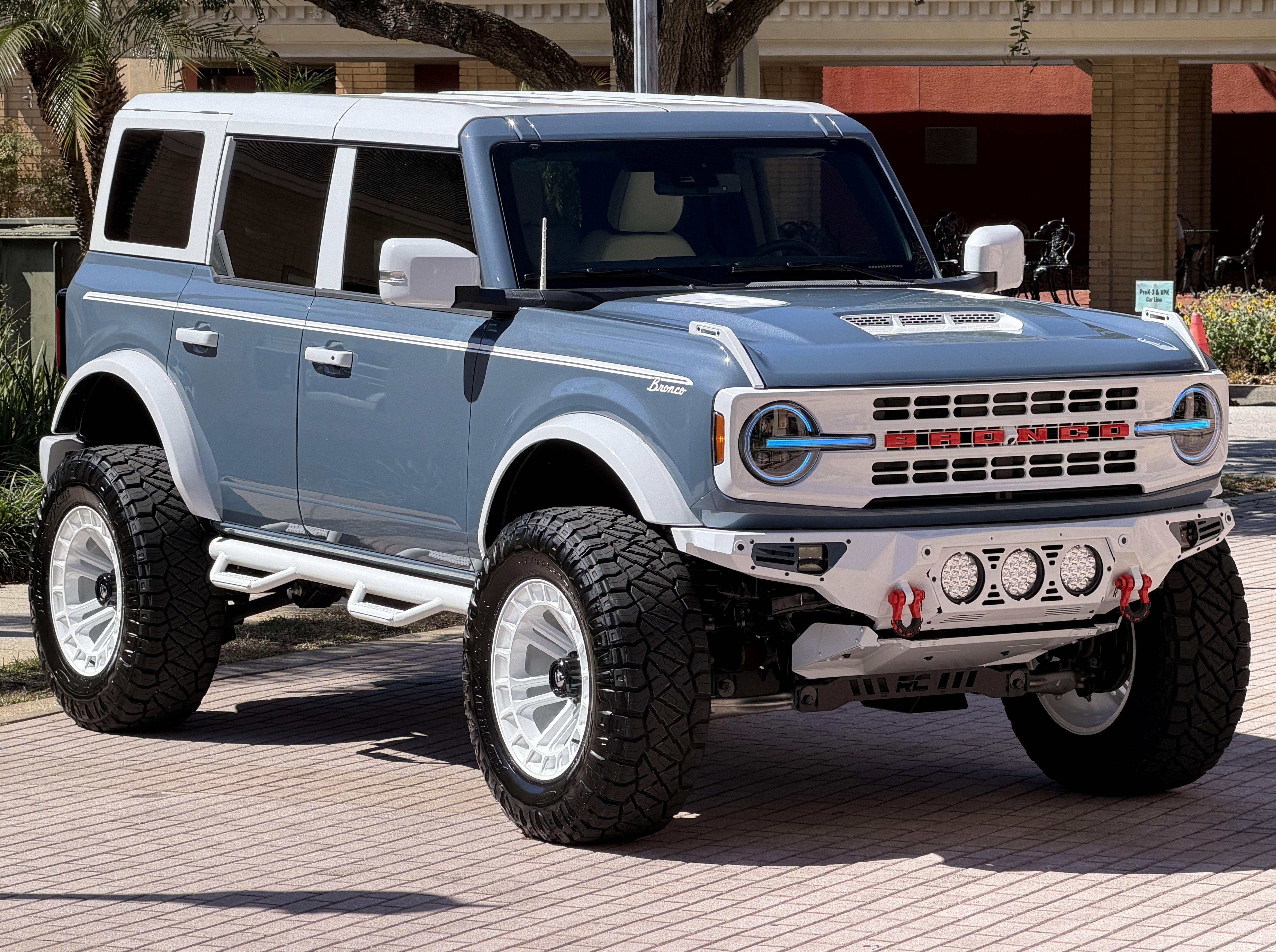 Used 2025 Ford Bronco Outer Banks AWD/4WD image 42