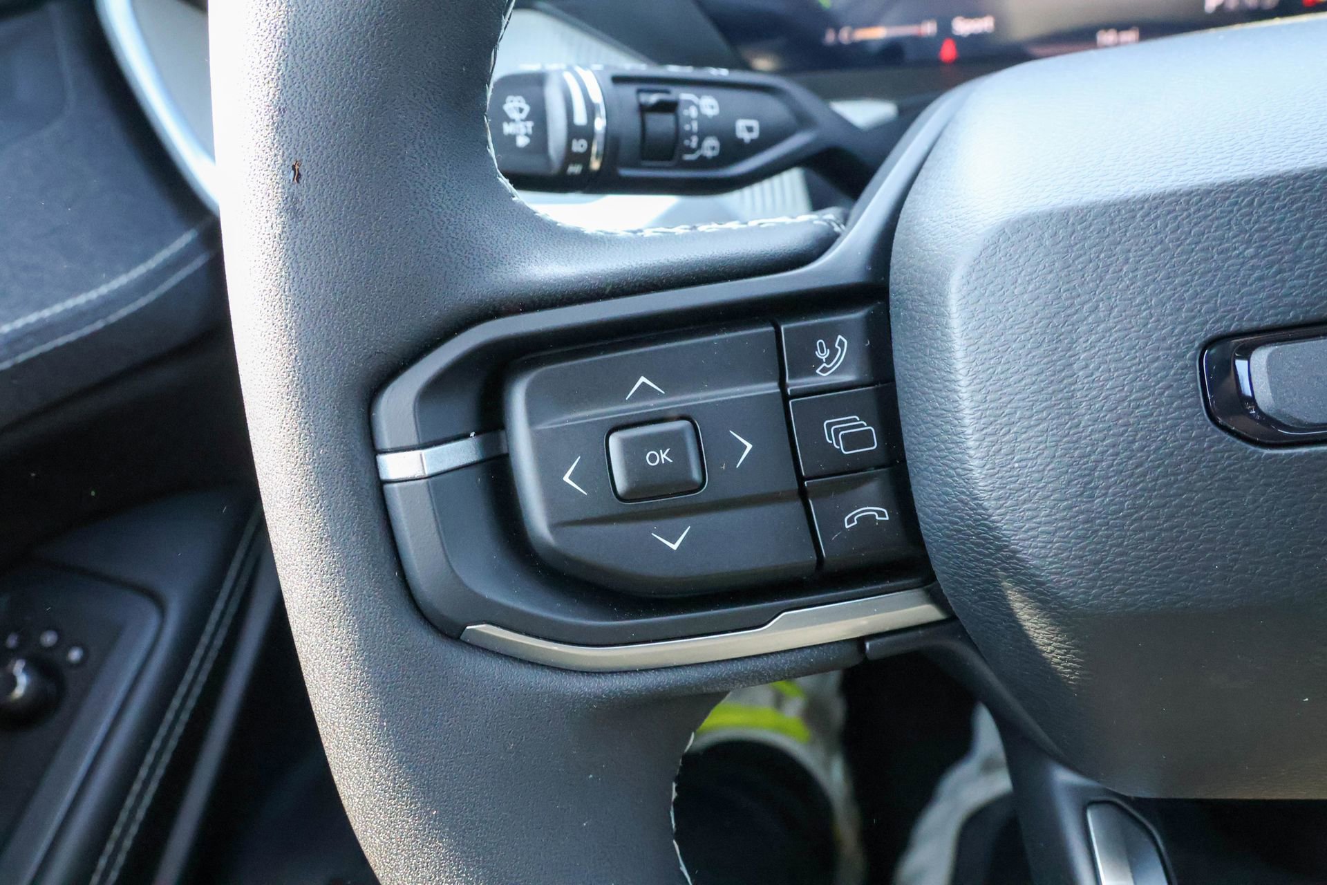 New 2026 Jeep Cherokee Laredo image 25