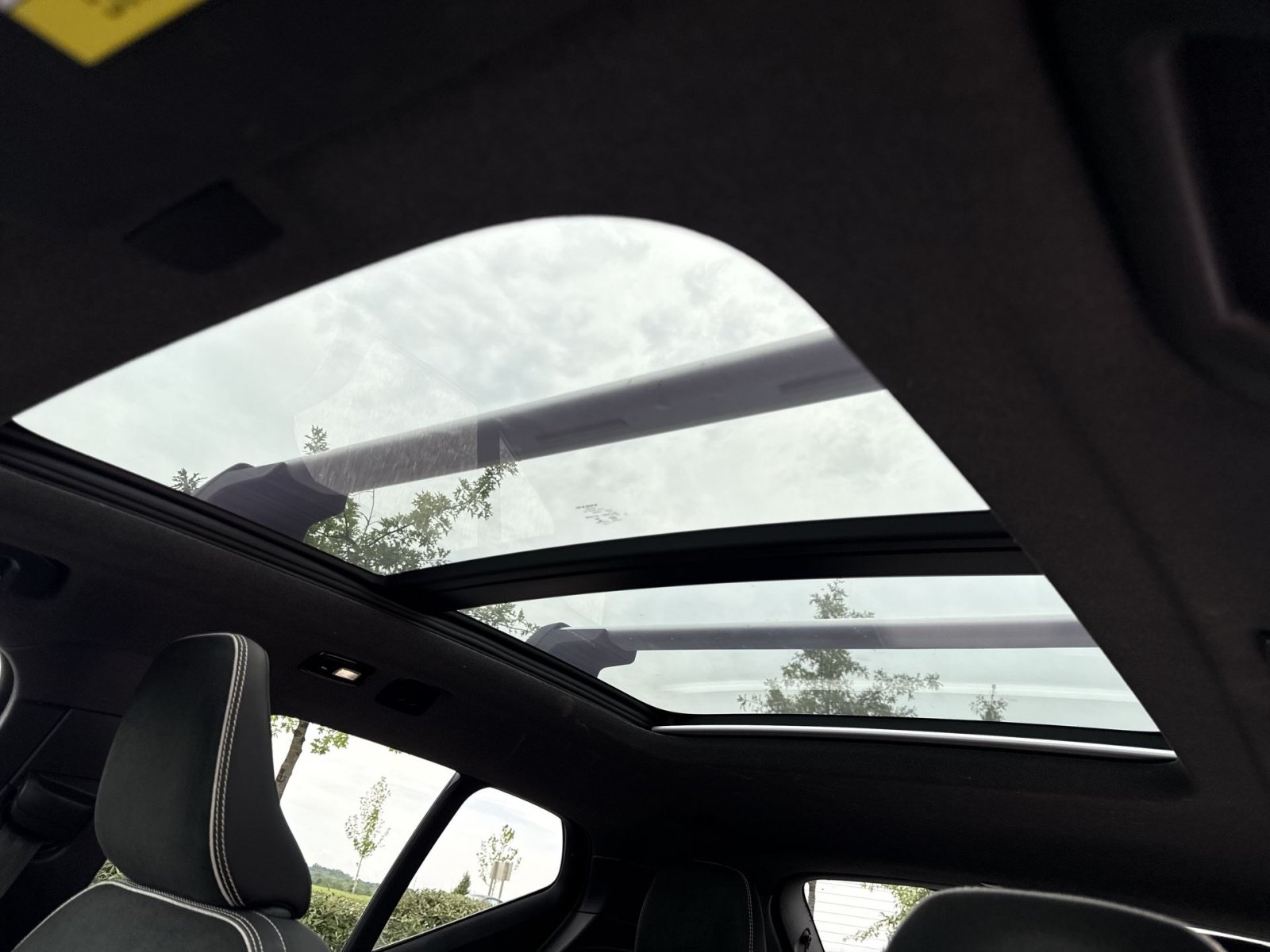 Certified 2023 Volvo XC40 Recharge Ultimate AWD/4WD image 31