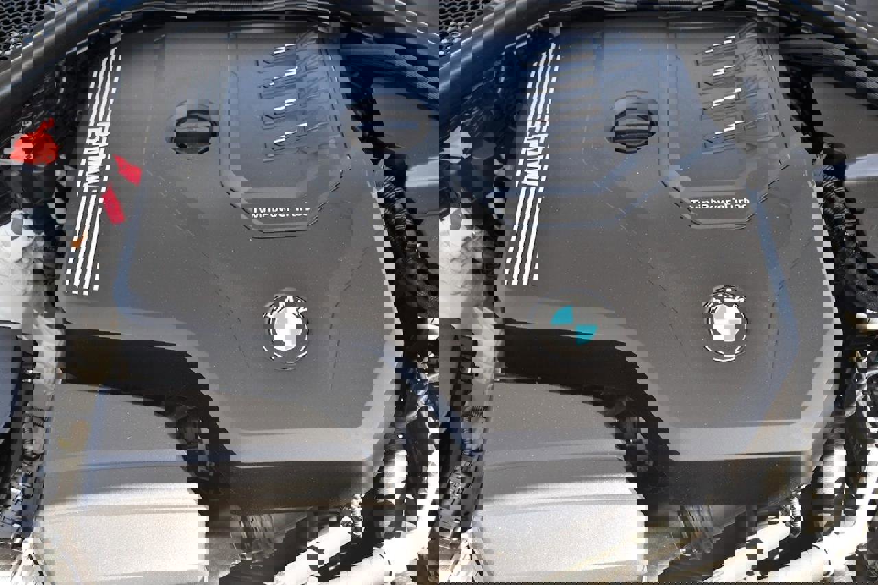 Used 2022 BMW 330i Sedan w/ Premium Package 2 image 19