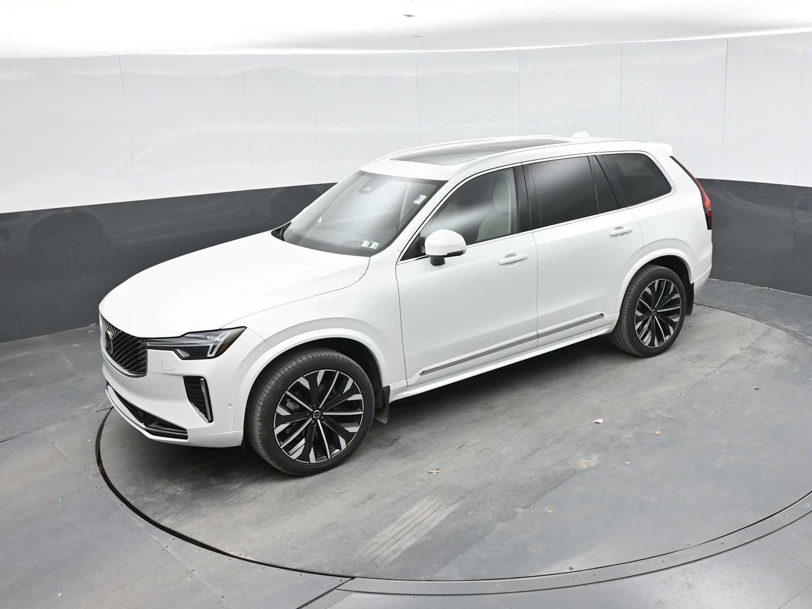 Used 2026 Volvo XC90 B6 Ultra w/ Protection Package AWD/4WD image 30
