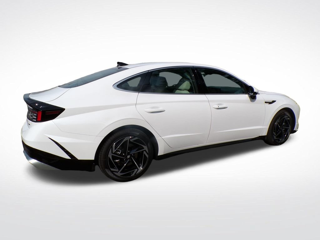 New 2026 Hyundai Sonata SEL AWD/4WD image 15