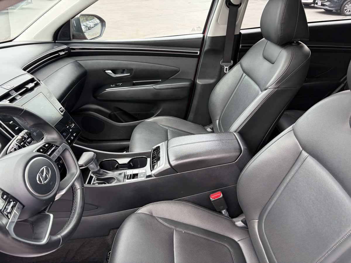 Used 2023 Hyundai Tucson SEL w/ Convenience Package AWD/4WD image 10