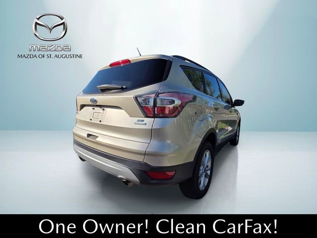 Used 2017 Ford Escape SE w/ Equipment Group 201A FWD image 4