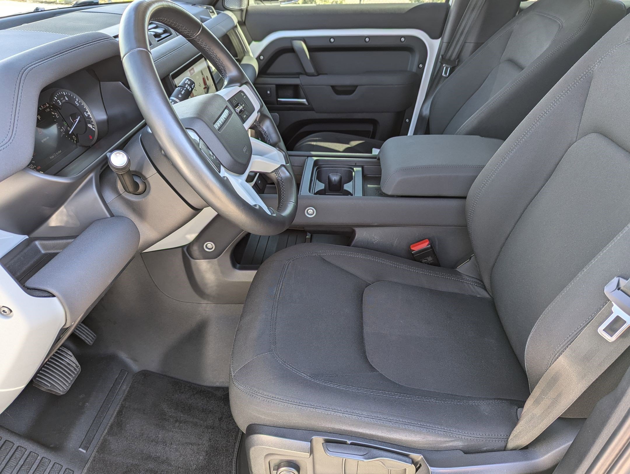 Used 2023 Land Rover Defender 110 image 5