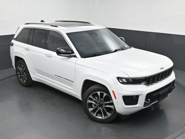 Used 2024 Jeep Grand Cherokee Overland w/ Trailer Tow Package AWD/4WD image 34