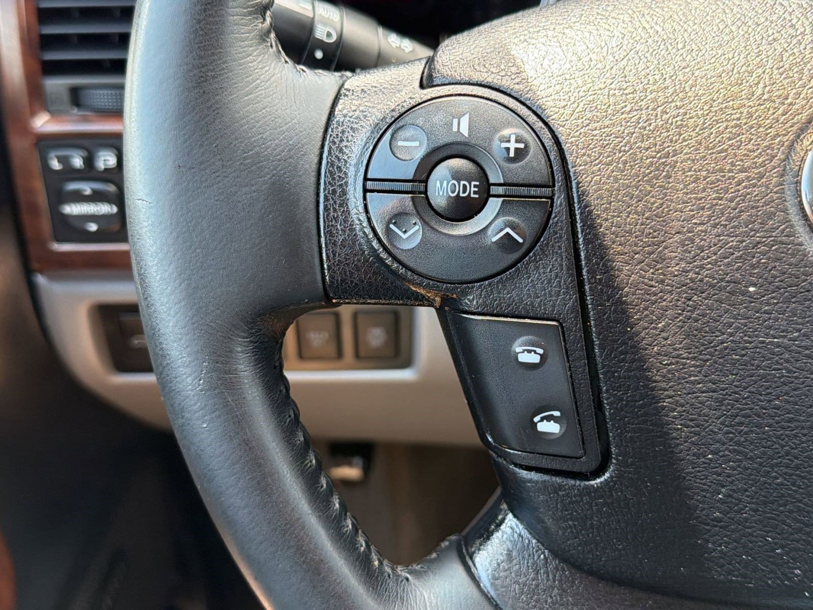 Used 2008 Toyota Sequoia Limited RWD image 17