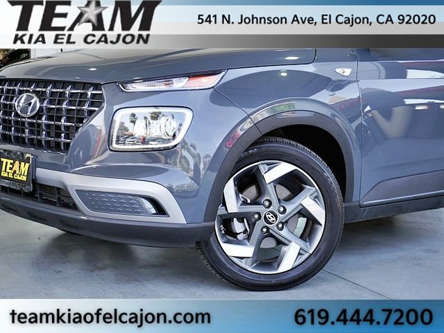 Used 2024 Hyundai Venue Limited image 3