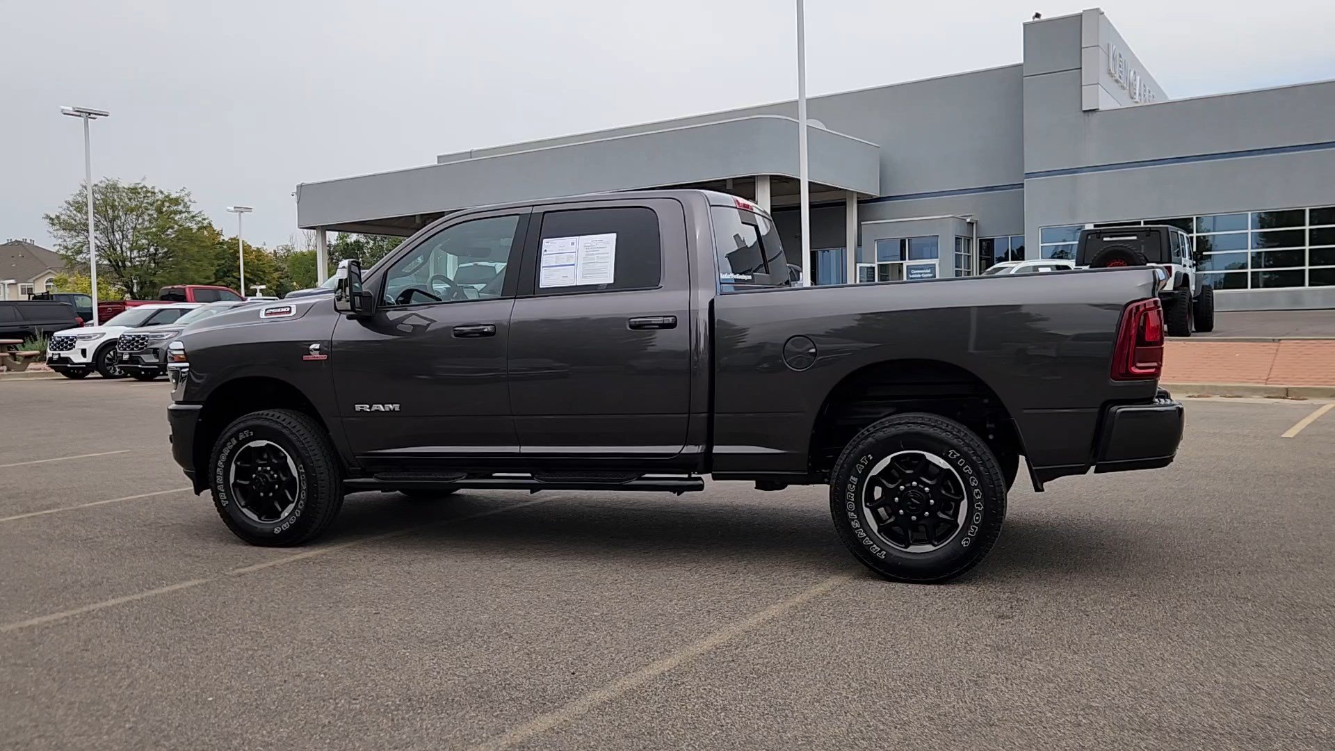 Used 2025 RAM 2500 Laramie AWD/4WD image 24