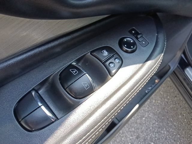 Used 2016 Nissan Murano SL FWD image 12