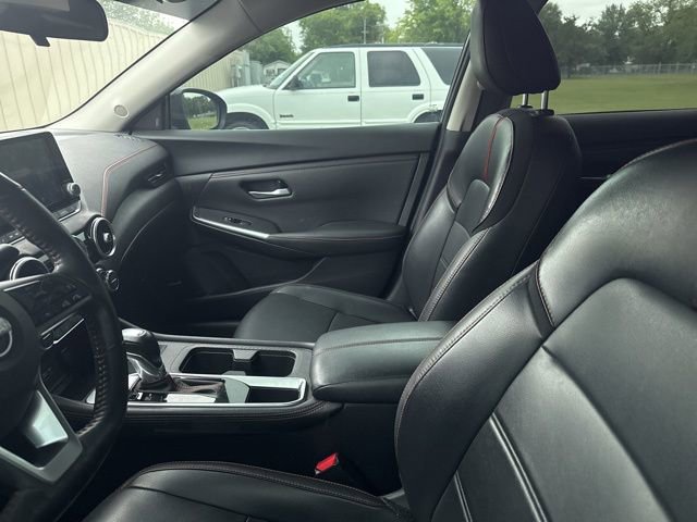 Used 2024 Nissan Sentra SR w/ SR Premium Package FWD image 9