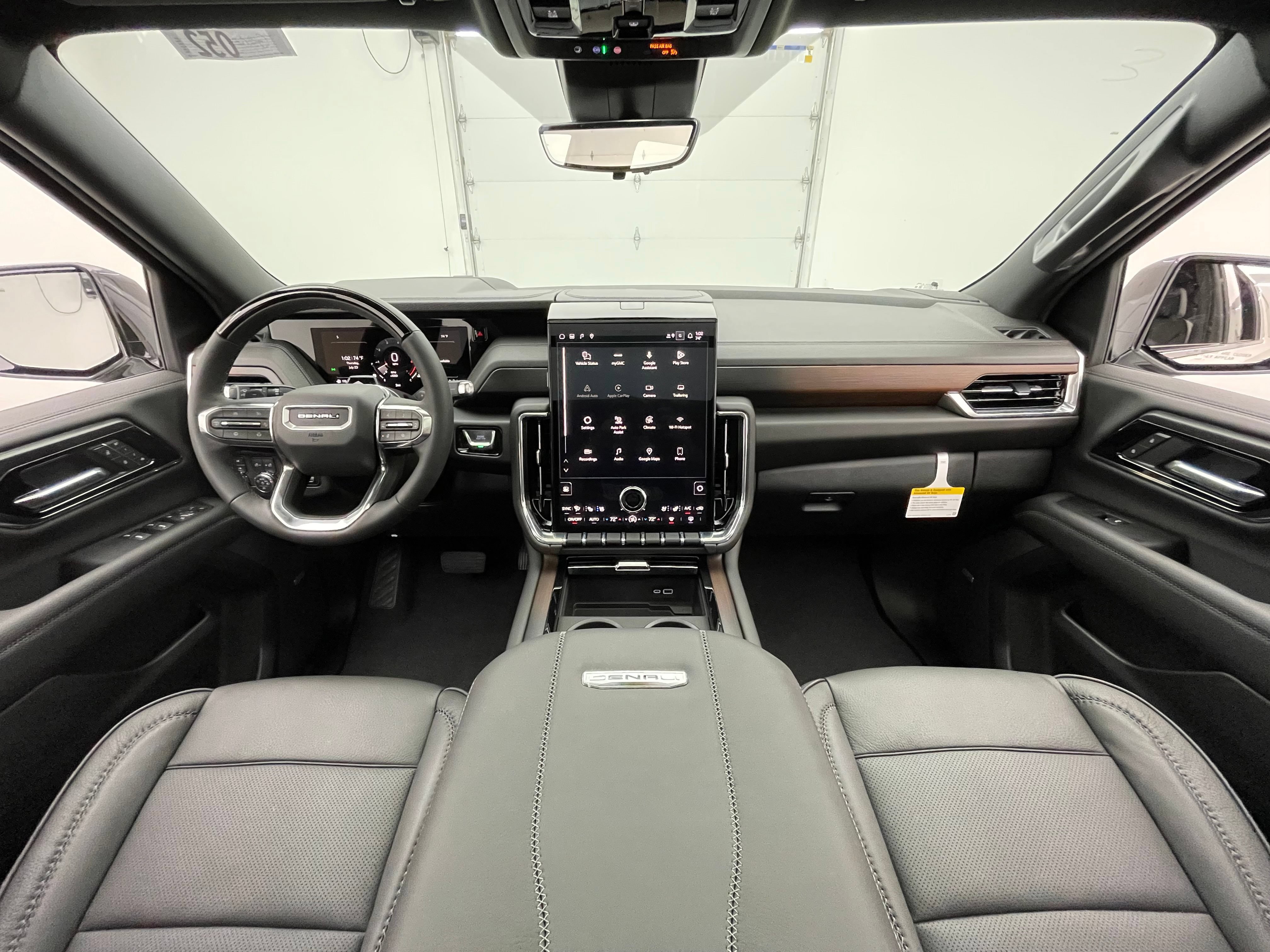 New 2026 GMC Yukon XL Denali w/ Denali Reserve Package AWD/4WD image 3