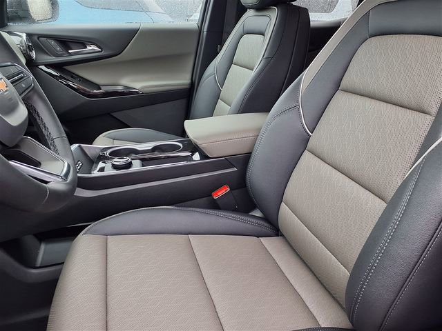 New 2026 Chevrolet Equinox LT w/ Convenience Package II FWD image 3