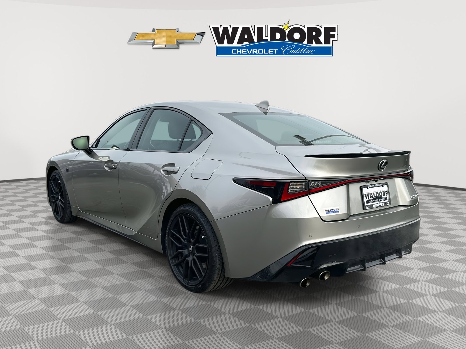 Used 2023 Lexus IS 500 image 4