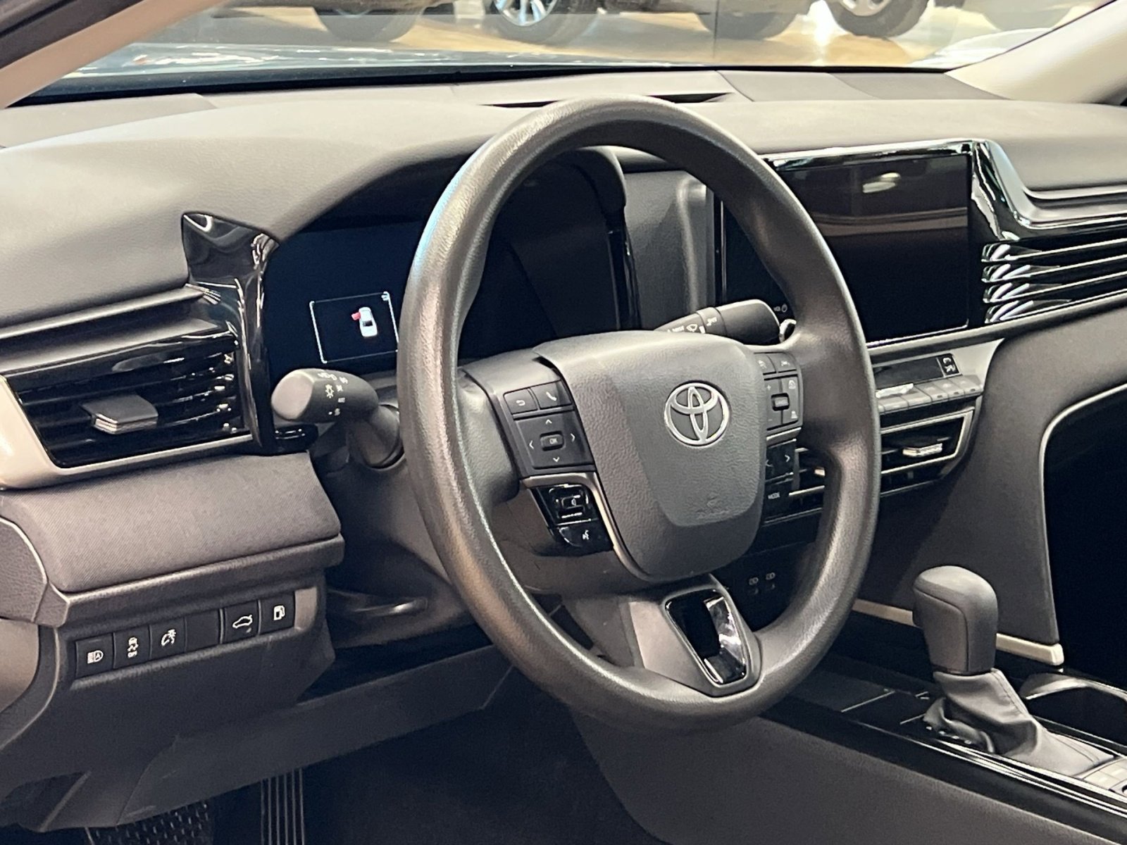 Used 2025 Toyota Camry LE image 14