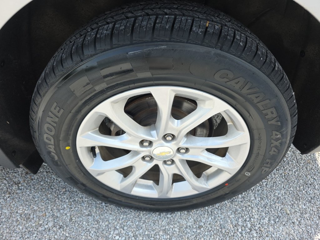Used 2020 Chevrolet Equinox LS w/ LS Convenience Package AWD/4WD image 27