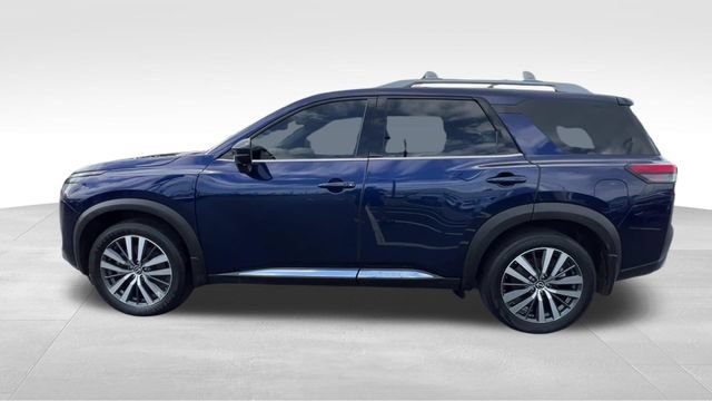 Used 2022 Nissan Pathfinder Platinum w/ Cargo Package AWD/4WD image 3