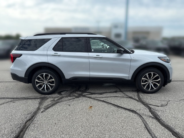 New 2026 Ford Explorer ST-Line AWD/4WD image 4