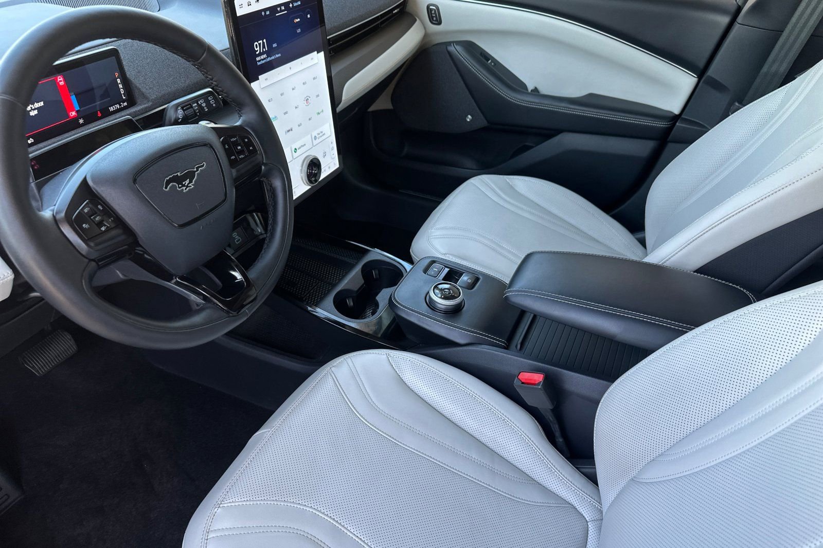 Used 2021 Ford Mustang Mach-E Premium image 10