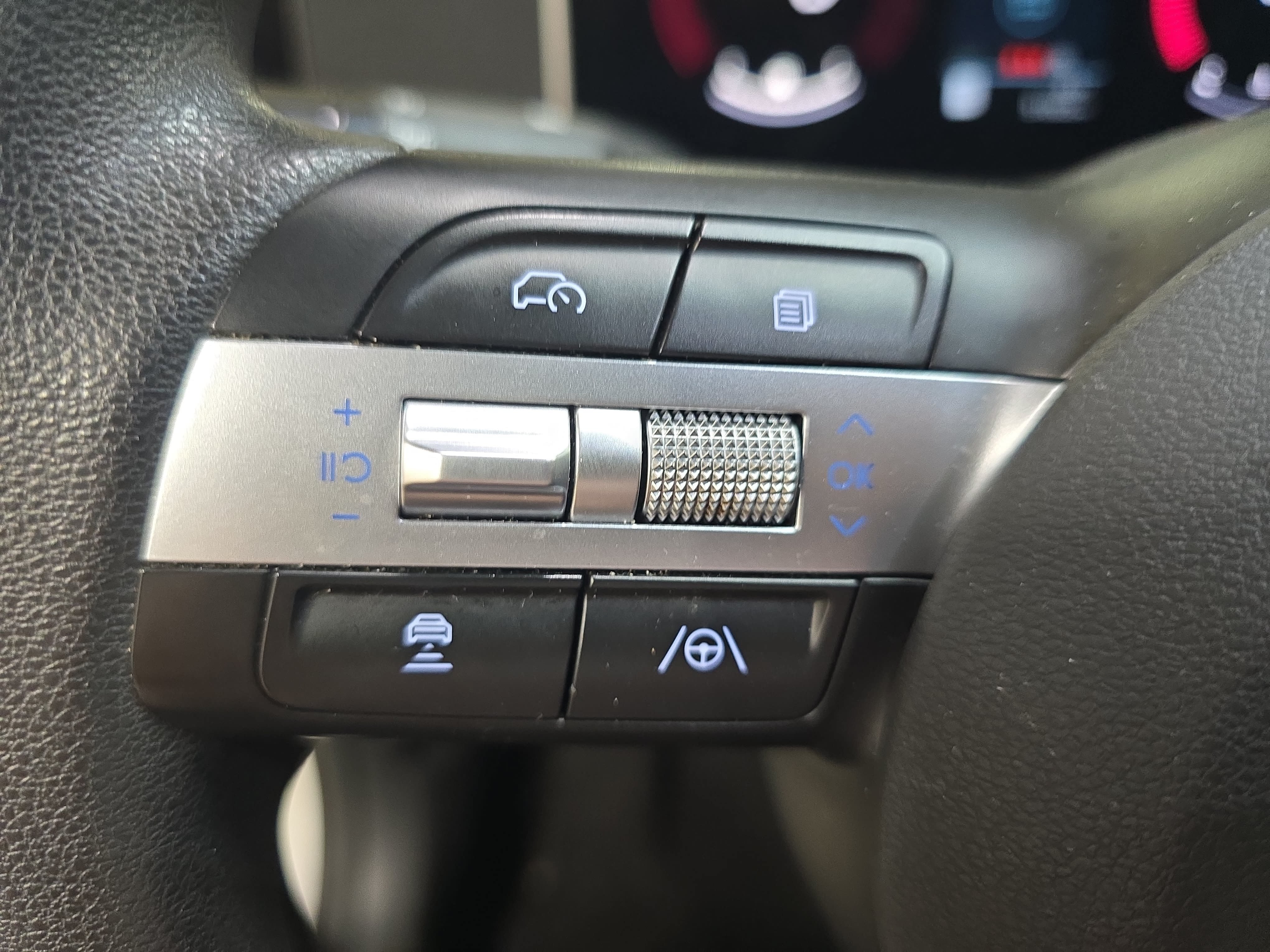 Used 2025 Hyundai Tucson SEL AWD/4WD image 14