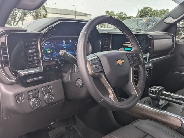 Used 2023 Chevrolet Silverado 1500 High Country w/ High Country Premium Package AWD/4WD image 10