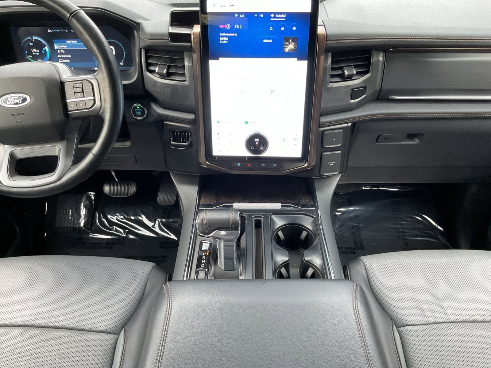 Used 2022 Ford F150 Lightning Lariat image 11