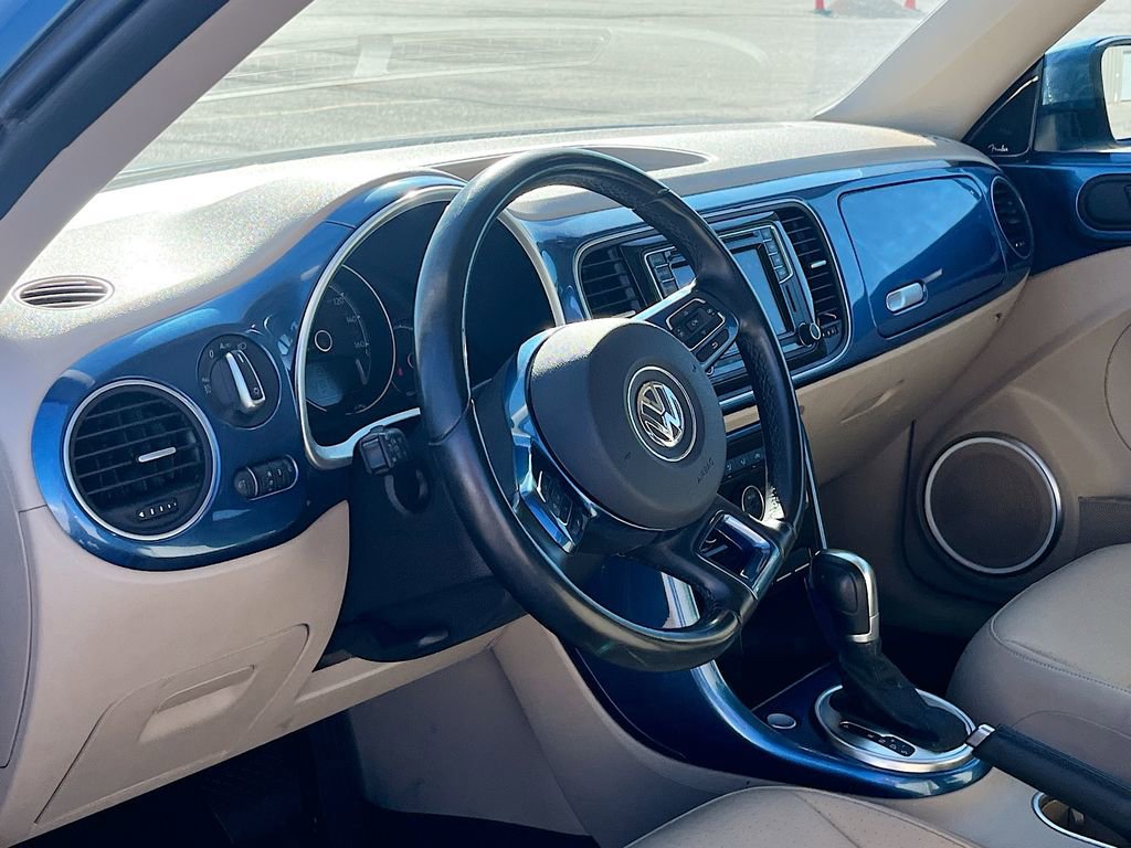 Used 2019 Volkswagen Beetle 2.0T SE w/ SE Premium Package image 9