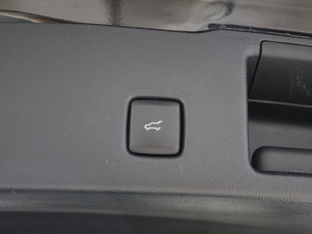 Used 2023 Ford Escape Platinum AWD/4WD image 21
