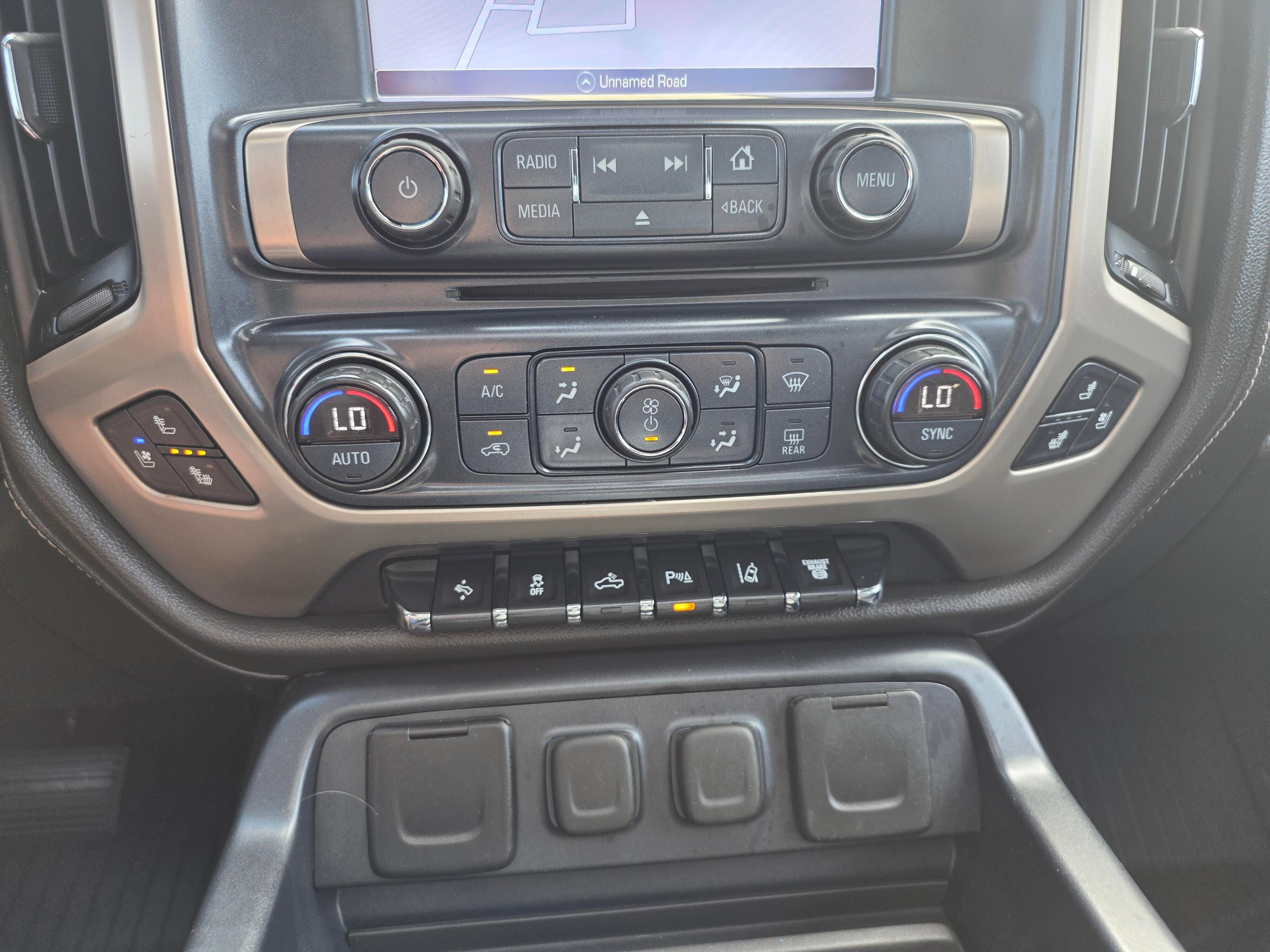 Used 2017 GMC Sierra 2500 Denali w/ Duramax Plus Package AWD/4WD image 17