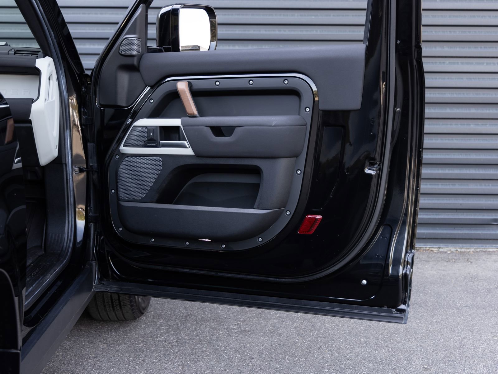 Used 2022 Land Rover Defender 90 S image 25