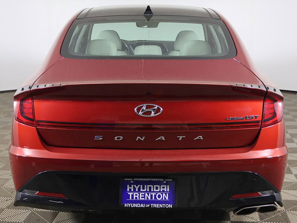 Used 2023 Hyundai Sonata Limited w/ Cargo Package FWD image 17