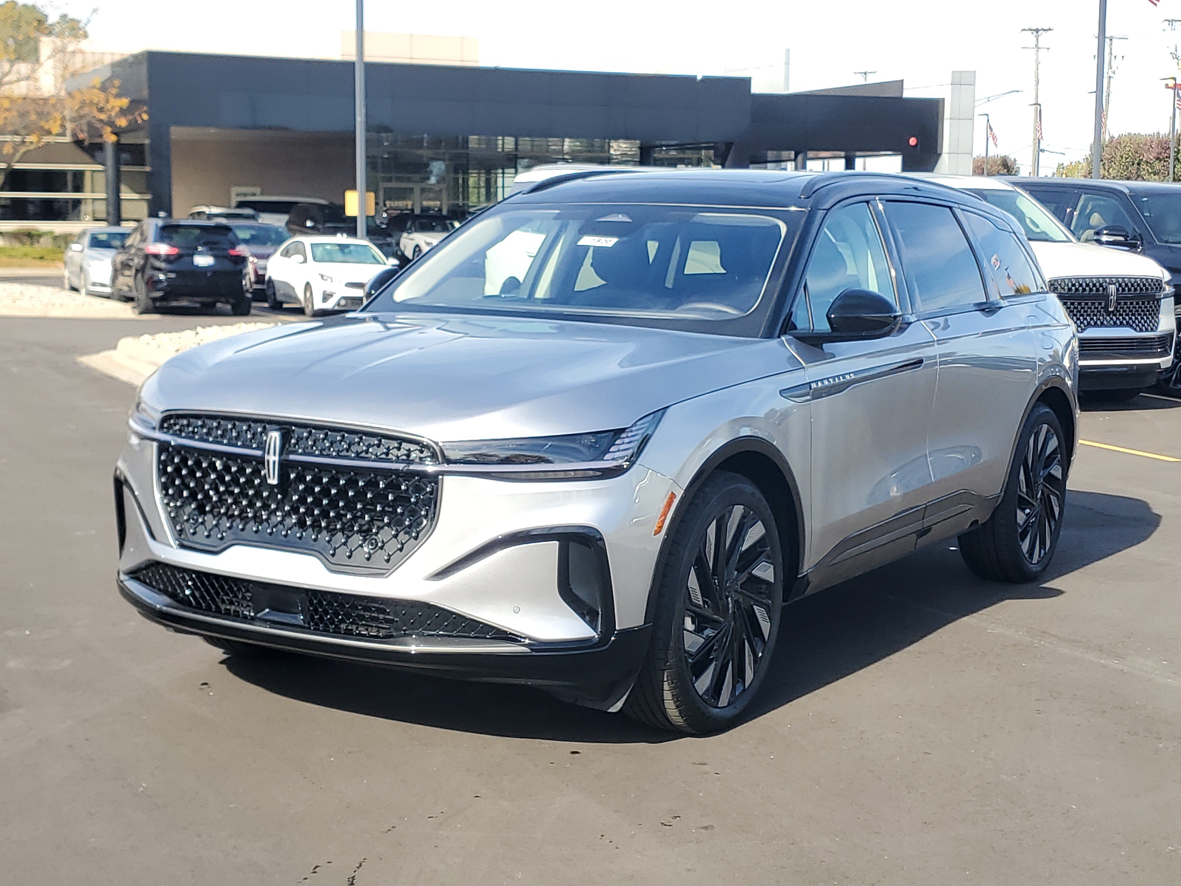 New 2026 Lincoln Nautilus Reserve AWD/4WD image 2