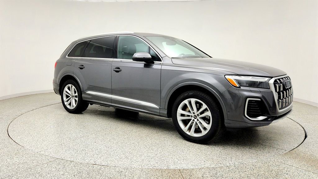 Used 2025 Audi Q7 3.0T Premium Plus AWD/4WD image 3