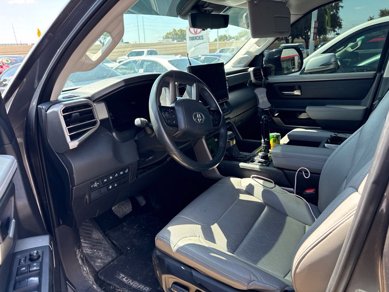 Used 2024 Toyota Tundra Limited AWD/4WD image 5