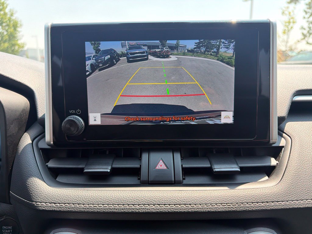 Used 2025 Toyota RAV4 XLE AWD/4WD image 30