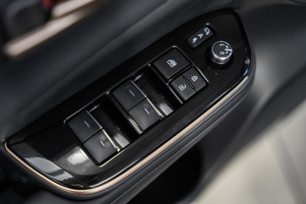 New 2025 Toyota Crown Signia image 42