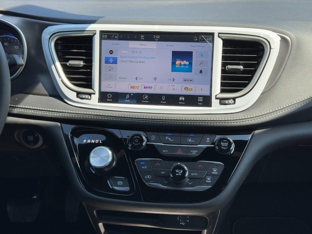 New 2026 Chrysler Pacifica Select FWD image 11