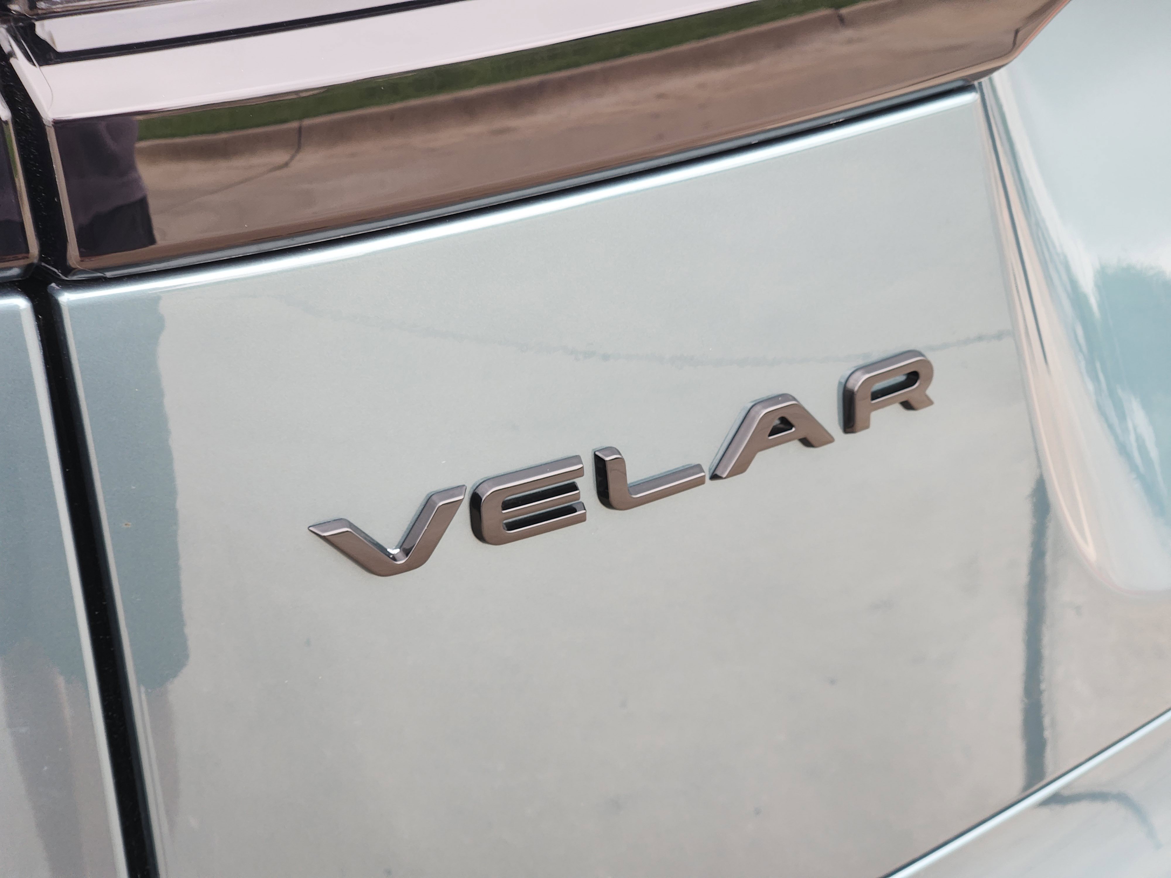 New 2026 Land Rover Range Rover Velar Dynamic SE image 12