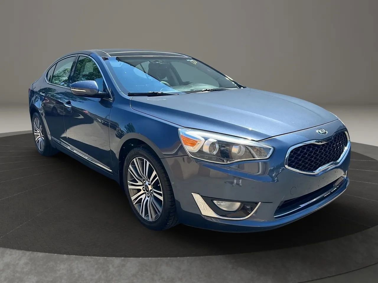 Used 2015 Kia Cadenza Premium image 3