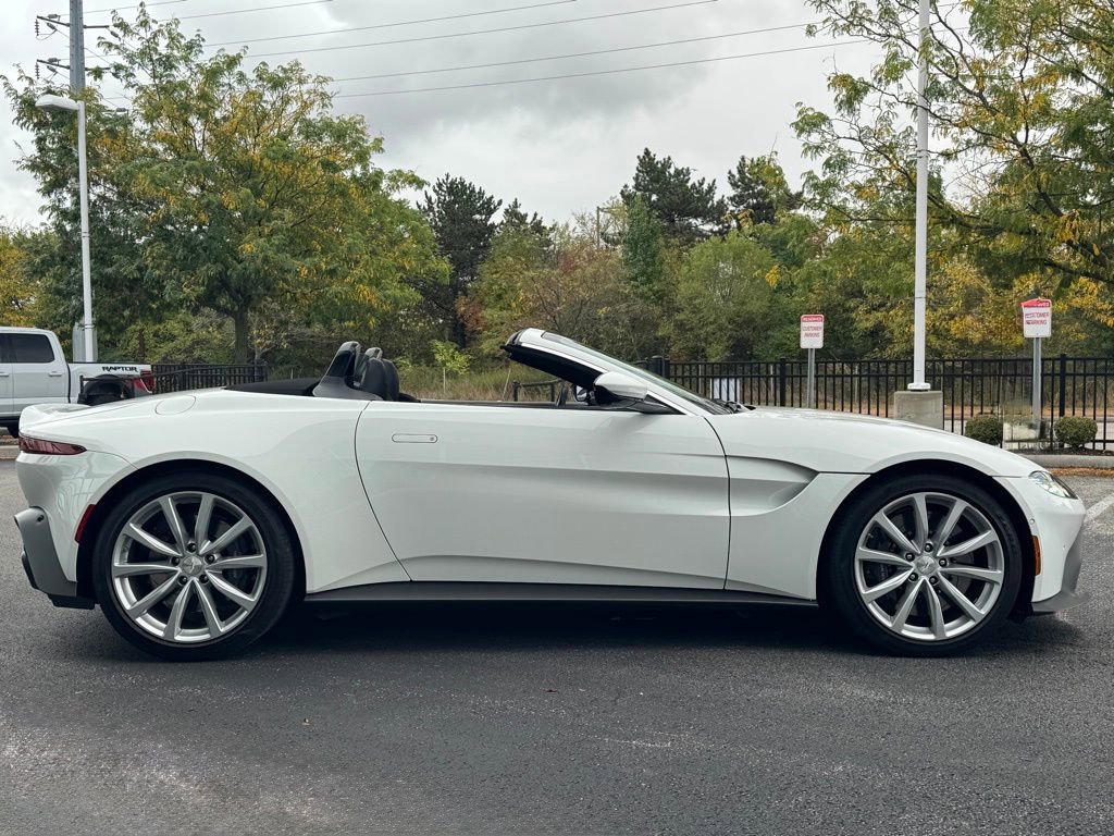 Used 2023 Aston Martin V8 Vantage Roadster image 8