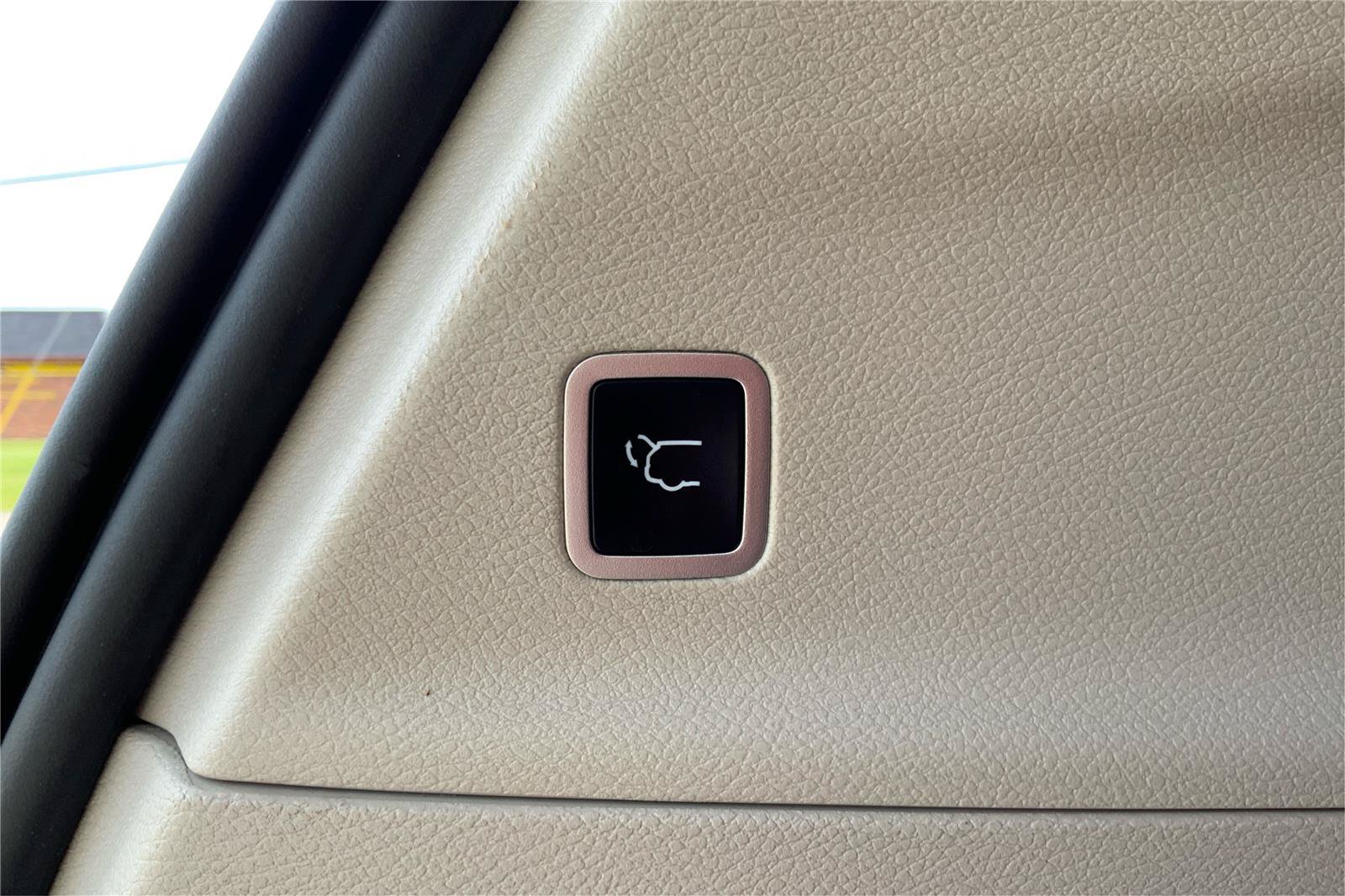 Used 2024 Chrysler Pacifica Touring-L FWD image 31