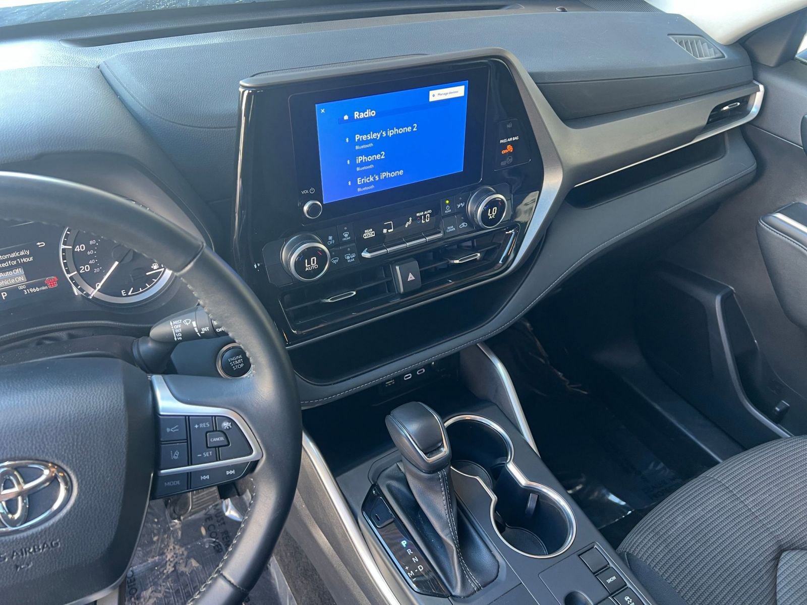 Used 2025 Toyota Highlander LE image 20